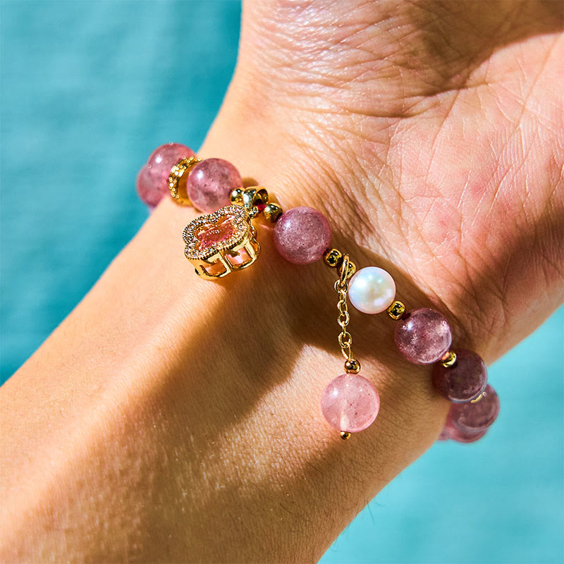 Bracelet d'amour en perles de quartz fraise et trèfle à quatre feuilles
