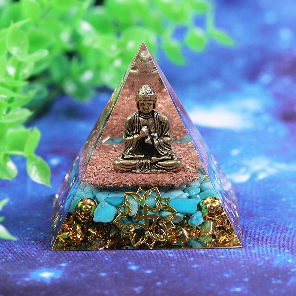 Pyramide d'orgone turquoise Bouddha tranquille