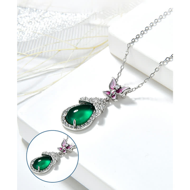 Collier unisexe Courage en calcédoine verte et papillon en argent ou or rose