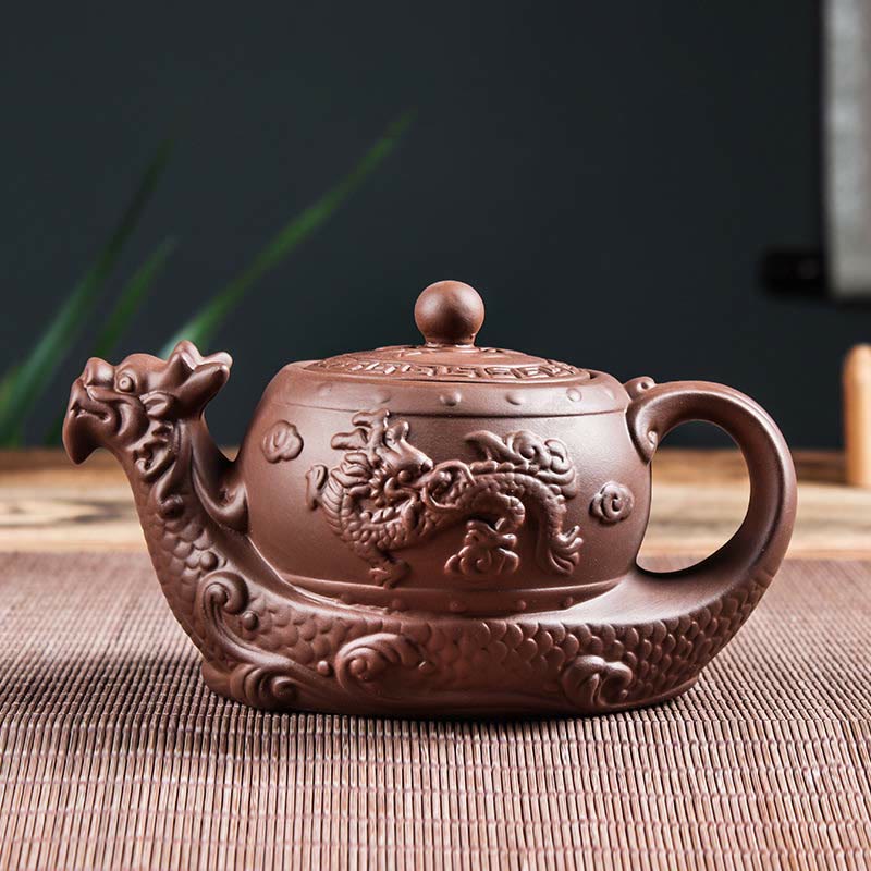 Théière vintage en céramique violette motif dragon pour décoration zen