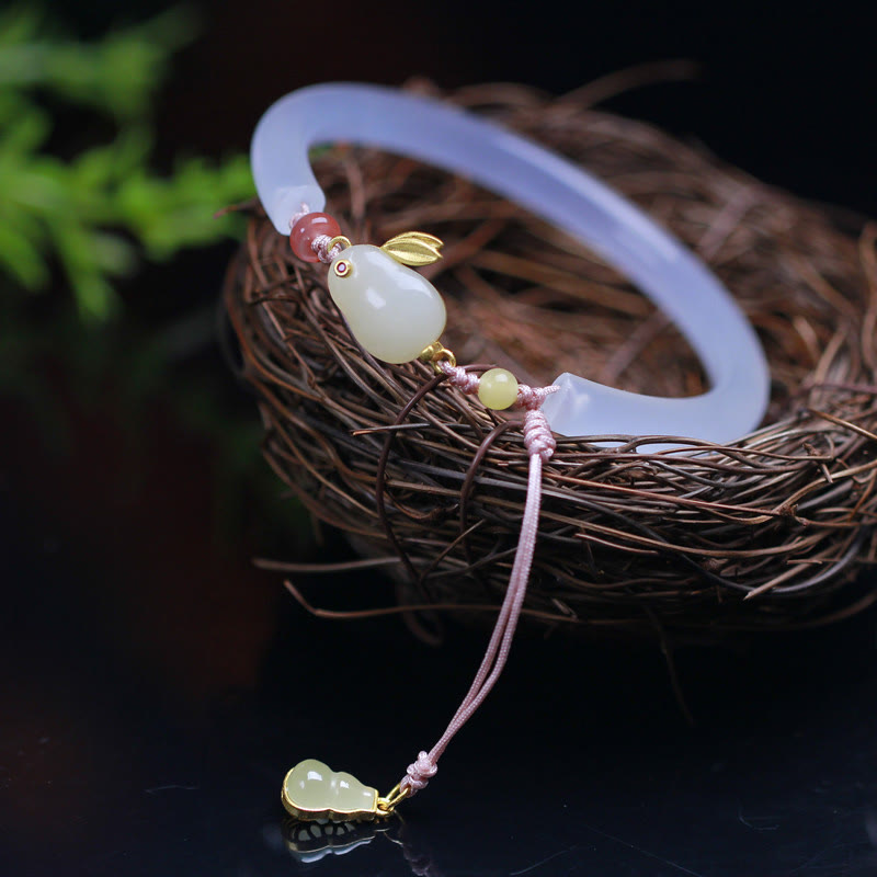 Bracelet Lapin en Jade Hetian et Agate Blanche pour une Énergie Positive