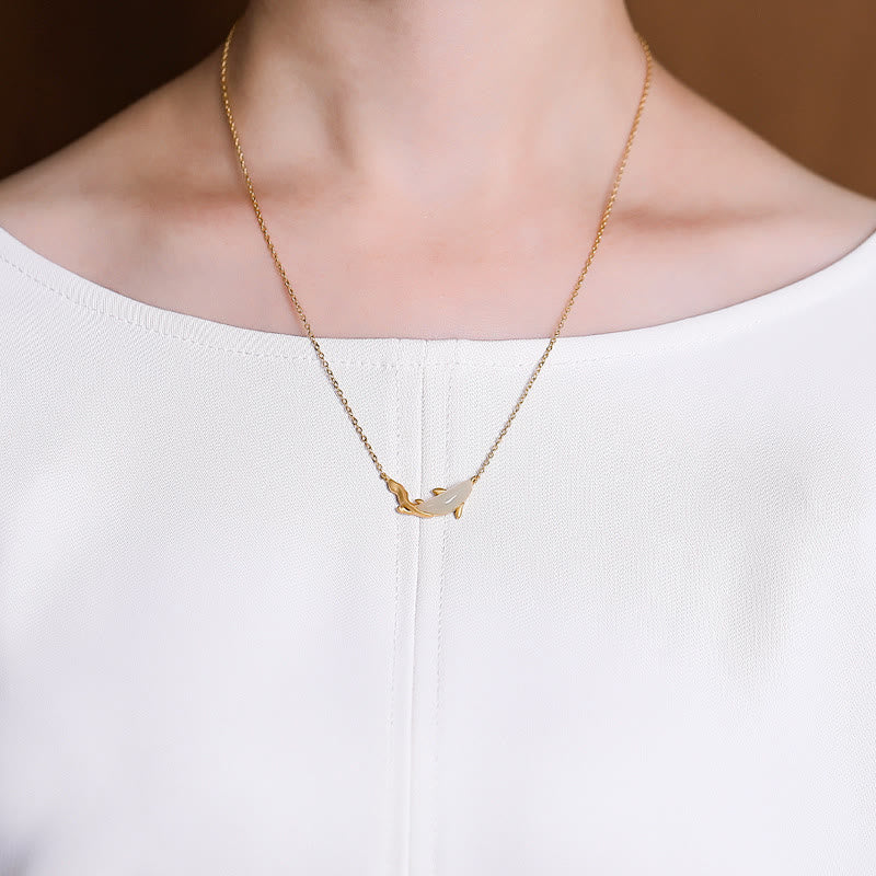 Collier porte-bonheur en jade blanc et dauphin | Argent sterling 925