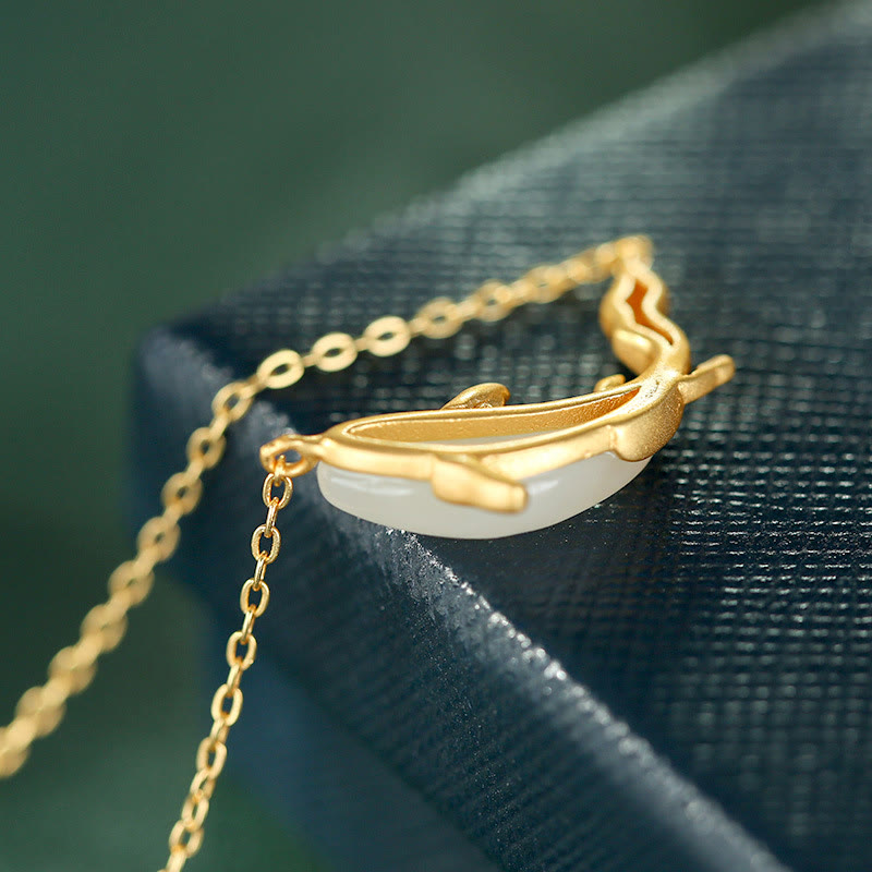 Collier porte-bonheur en jade blanc et dauphin | Argent sterling 925