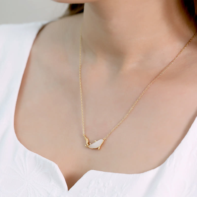 Collier porte-bonheur en jade blanc et dauphin | Argent sterling 925