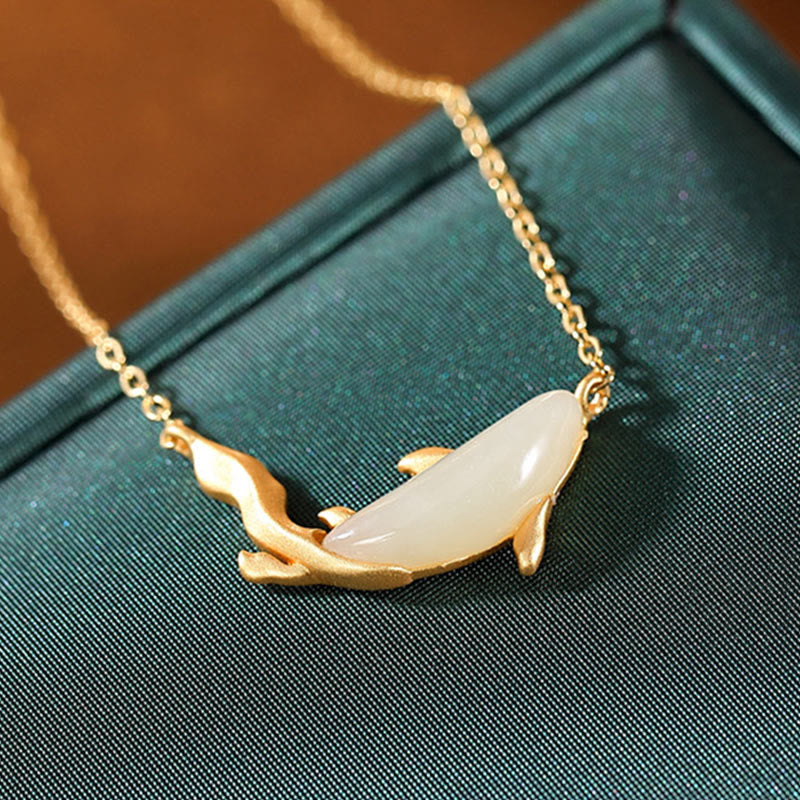 Collier porte-bonheur en jade blanc et dauphin | Argent sterling 925