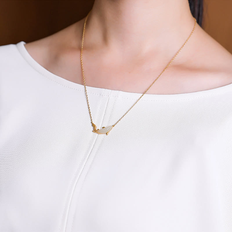 Collier porte-bonheur en jade blanc et dauphin | Argent sterling 925