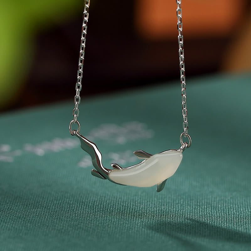 Collier porte-bonheur en jade blanc et dauphin | Argent sterling 925