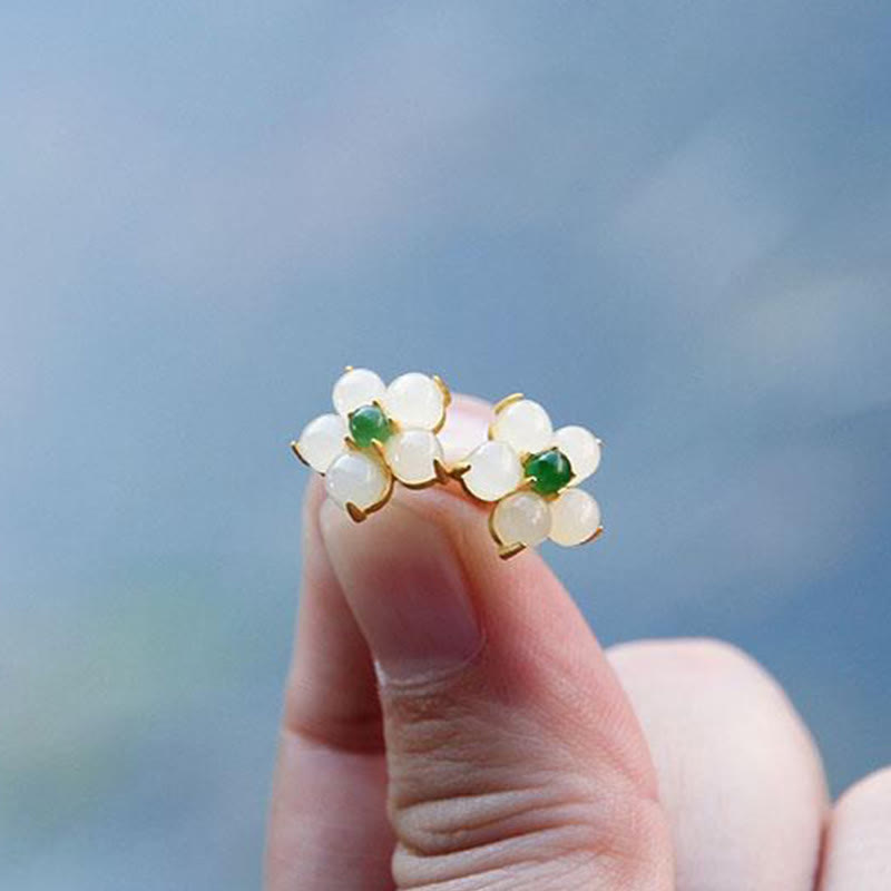 Boucles d'oreilles à tige en jade blanc porte-bonheur pour la protection