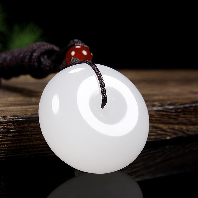 Collier avec boucle de paix en jade blanc, pendentif de bénédiction de 20 mm
