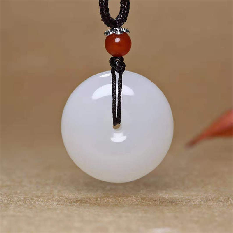 Collier avec boucle de paix en jade blanc, pendentif de bénédiction de 20 mm