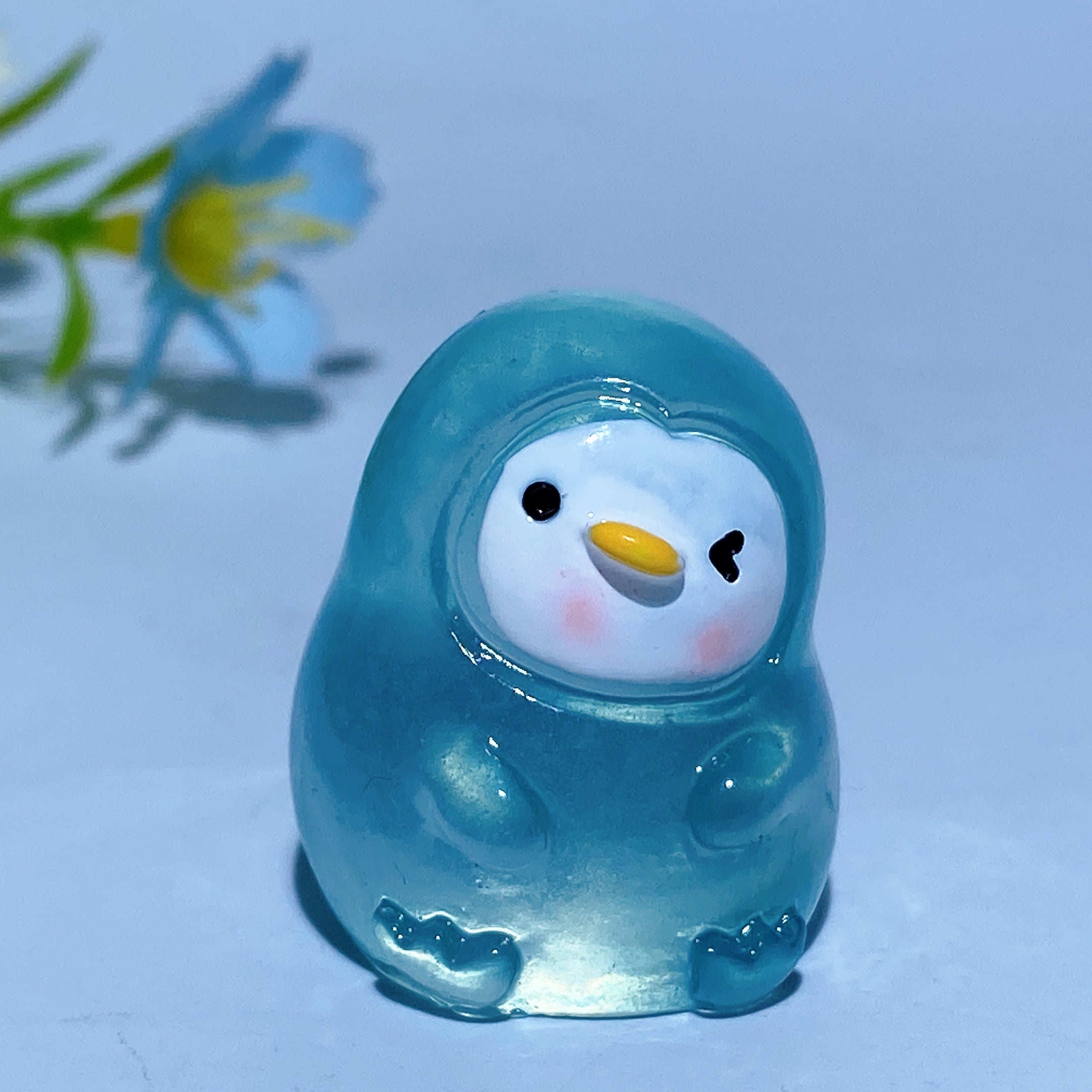 1.1-inch Luminous Crystal Penguin Carving Figurine