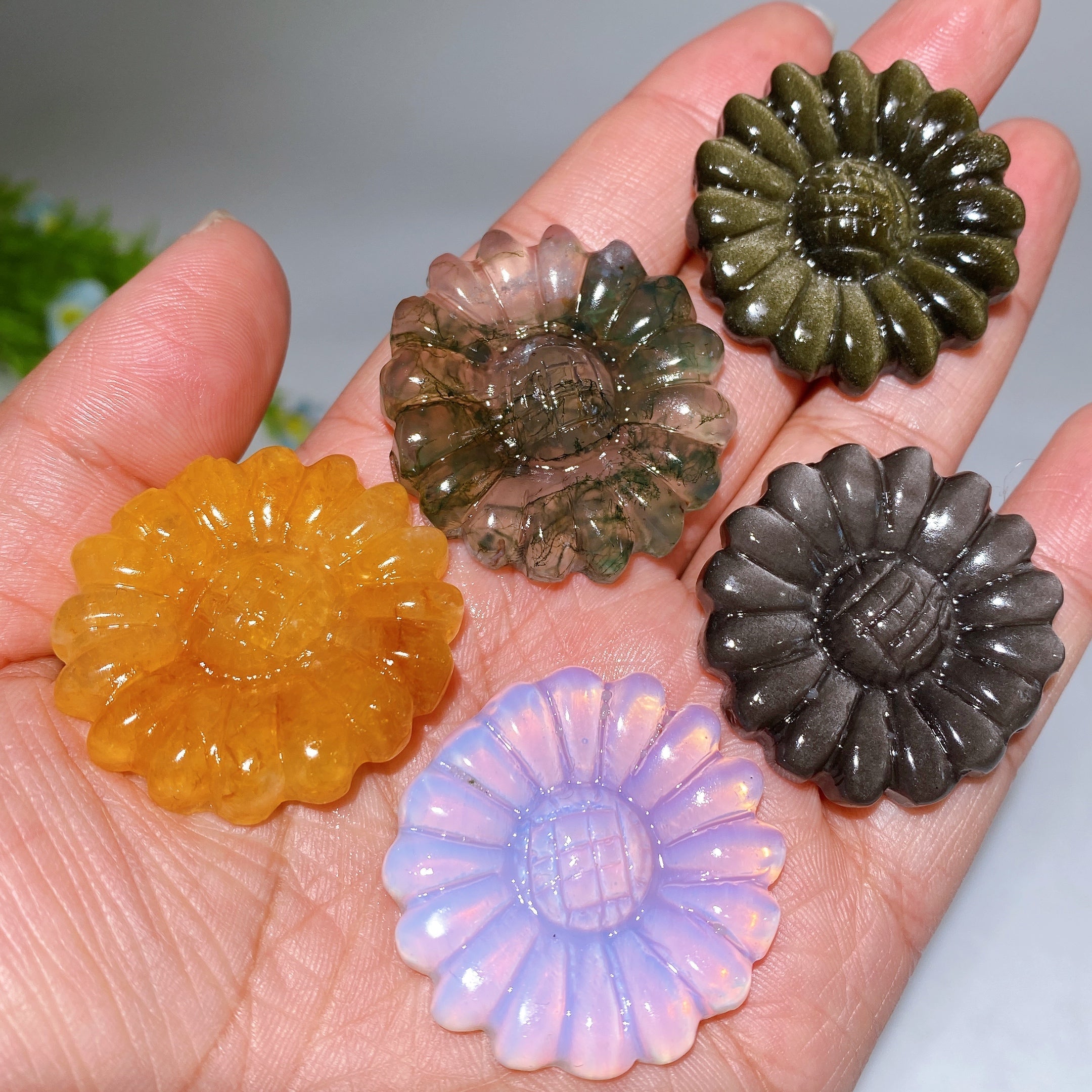 1.3 Inch Crystal Sunflower Carving Healing Figurine