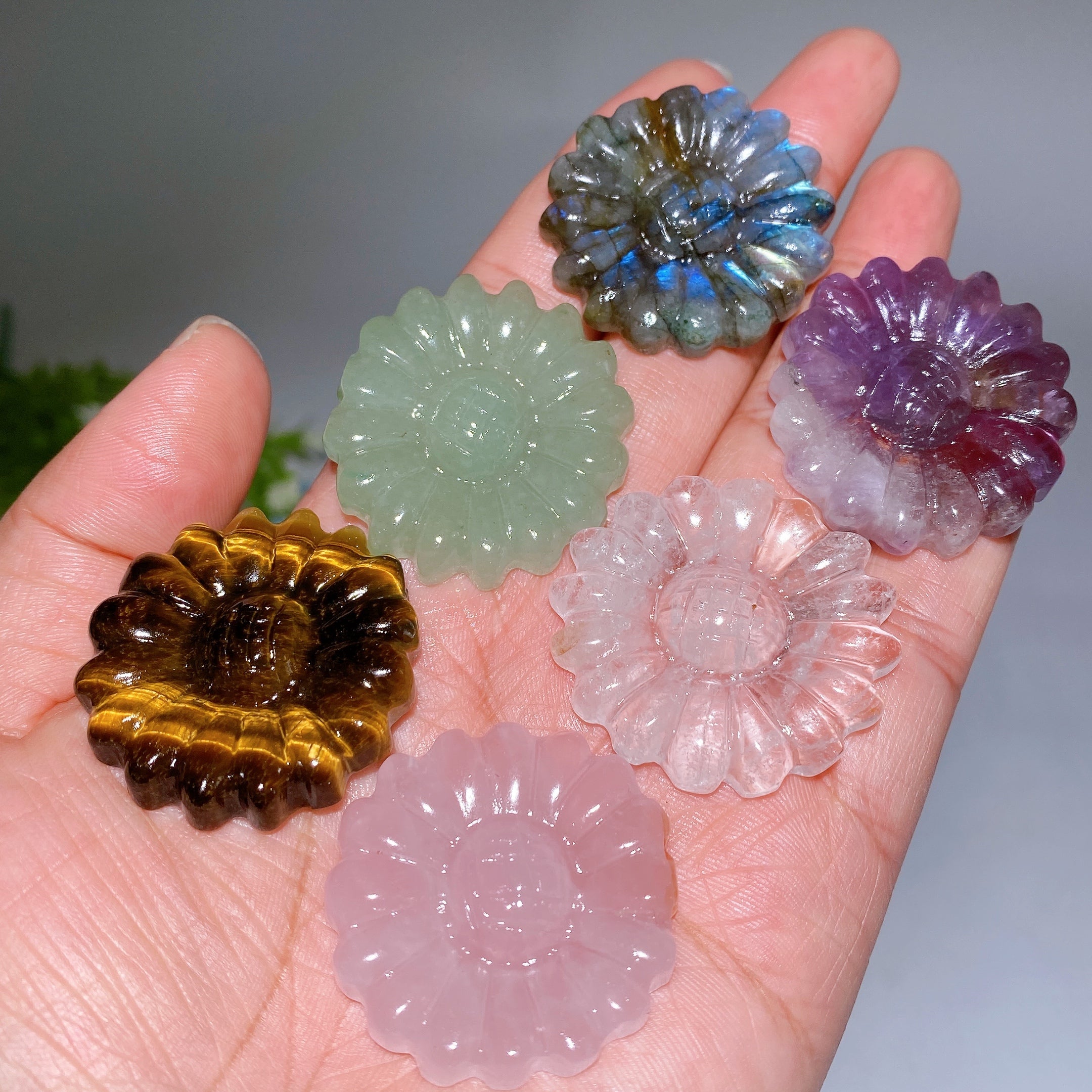 1.3 Inch Crystal Sunflower Carving Healing Figurine