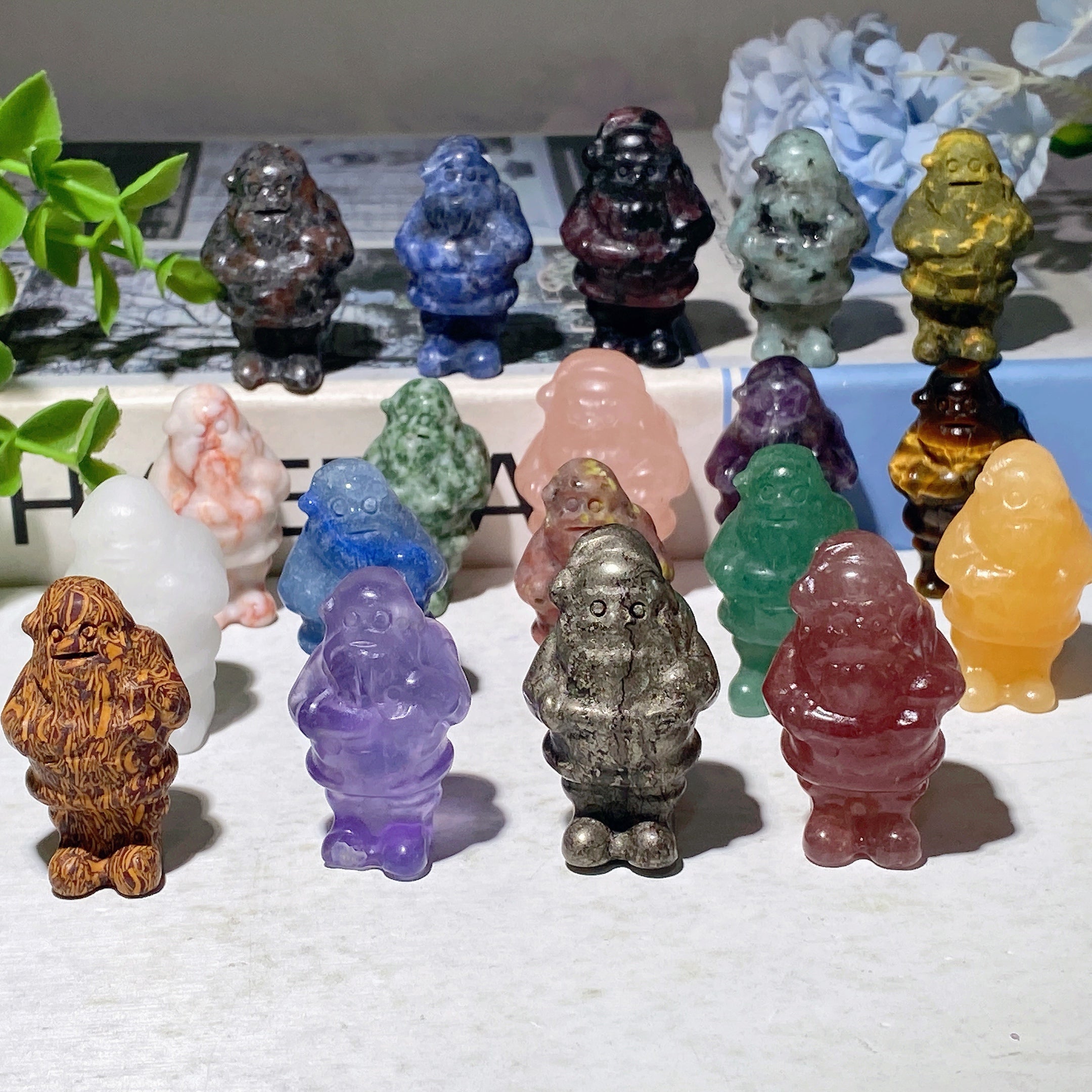 1.5 inch Mixed Crystal Santa Claus Healing Figurine