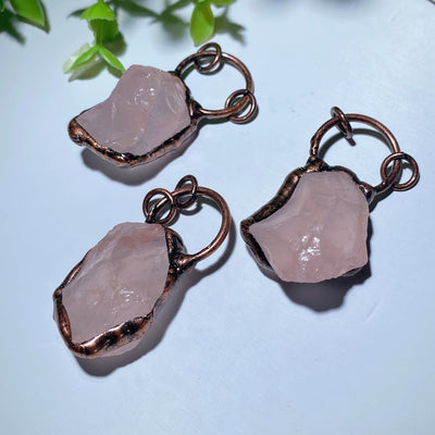 Pendentif en quartz rose brut de 1,5 pouce pour la guérison et l'équilibre