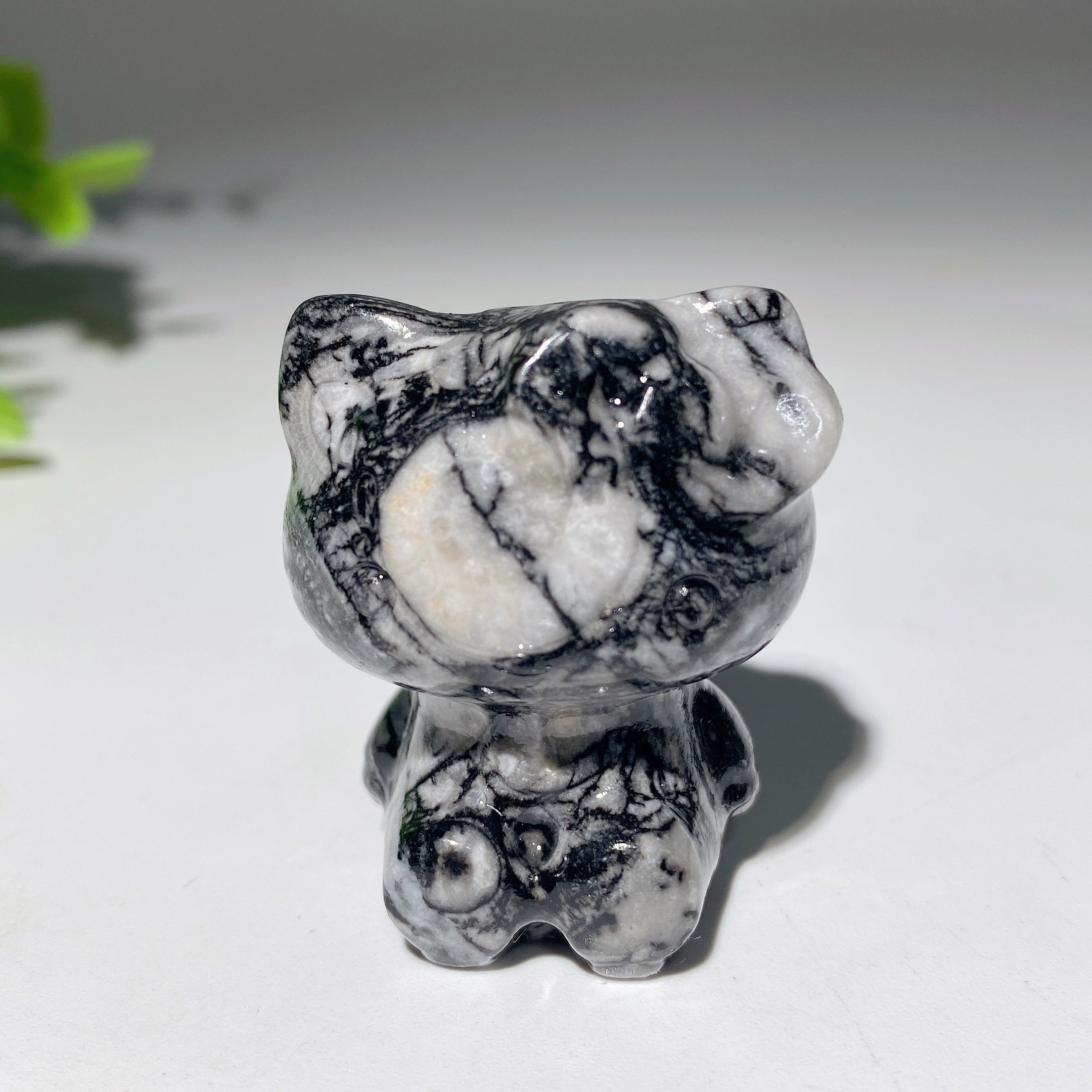 1.6-inch Mixed Crystal Hello Kitty Figure | Healing Energy Cat