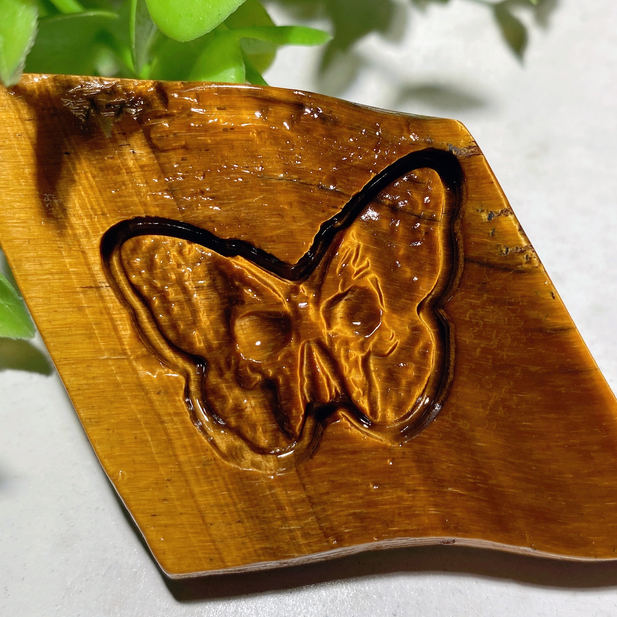 Dalles de cristal mixtes de 1,8 à 2,2 pouces avec sculptures de crânes de papillon