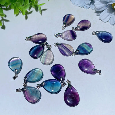 Pendentif de guérison en forme de goutte d'eau en fluorite arc-en-ciel de 1 pouce