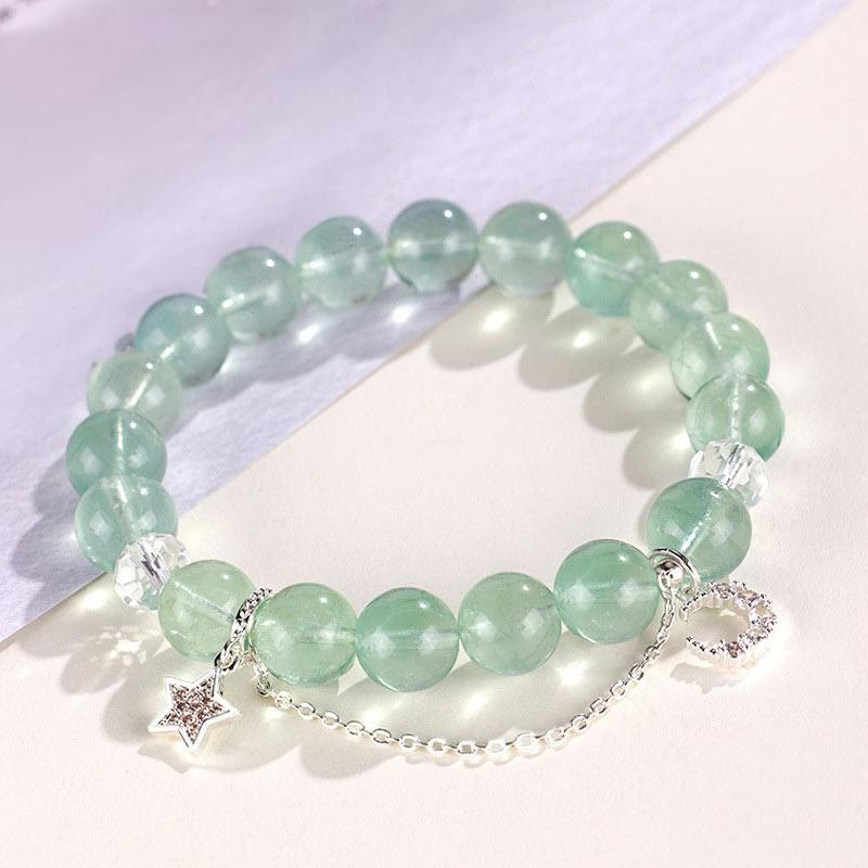 Bracelet en fluorite verte de 10 mm avec breloques lune et étoile