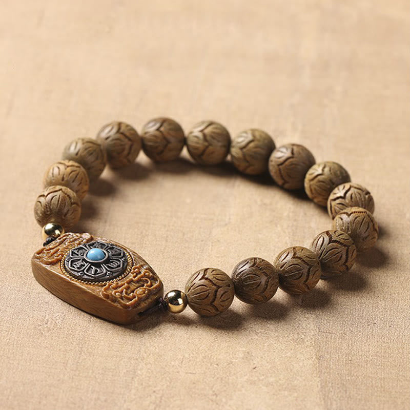 Bracelet Om Mani Padme Hum en bois de santal vert 10 mm