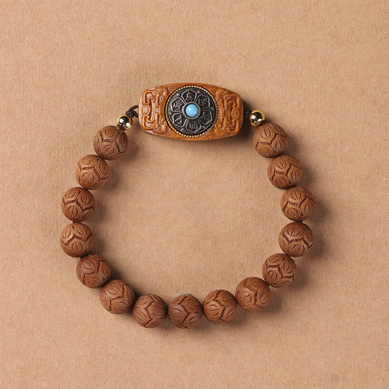Bracelet Om Mani Padme Hum en bois de santal vert 10 mm