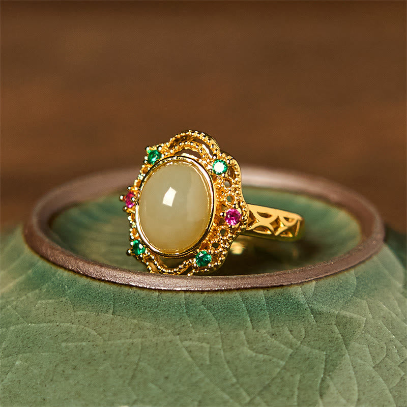 Bague porte-bonheur ouverte en jade Hetian 10 x 8 mm à motif creux