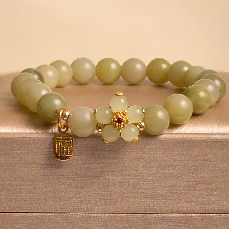 Bracelet porte-bonheur en jade vert avec fleur de 14 à 16 cm