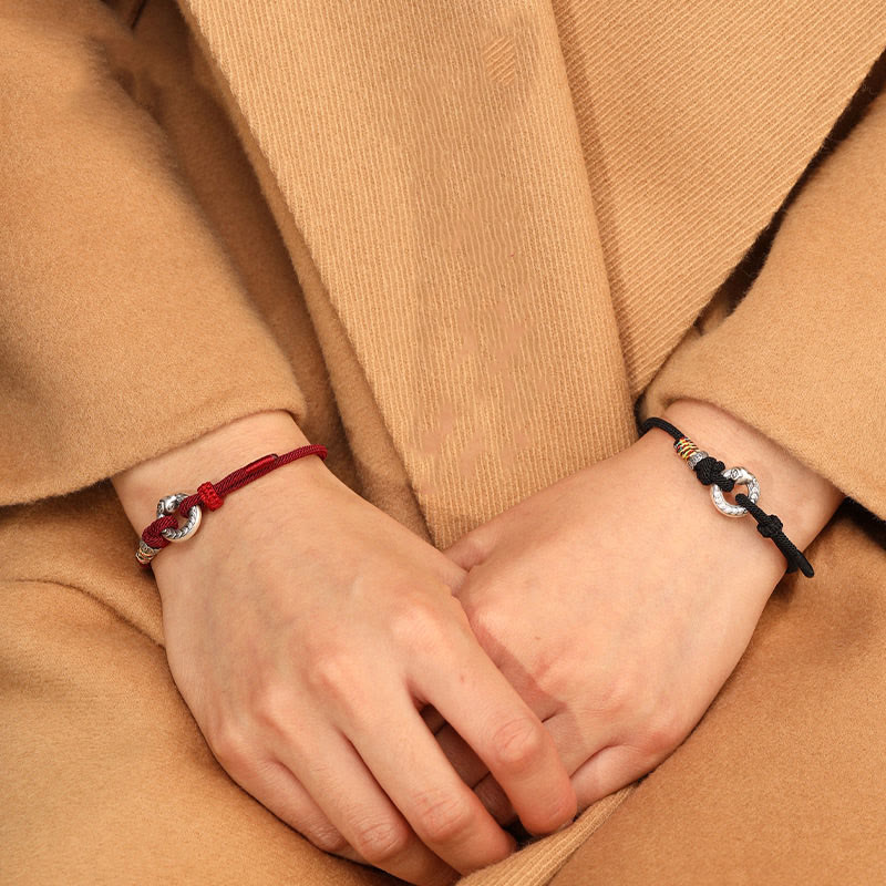 Bracelet de force en argent sterling 999 avec boucle de paix et cordon rouge foncé de 14 à 17 cm