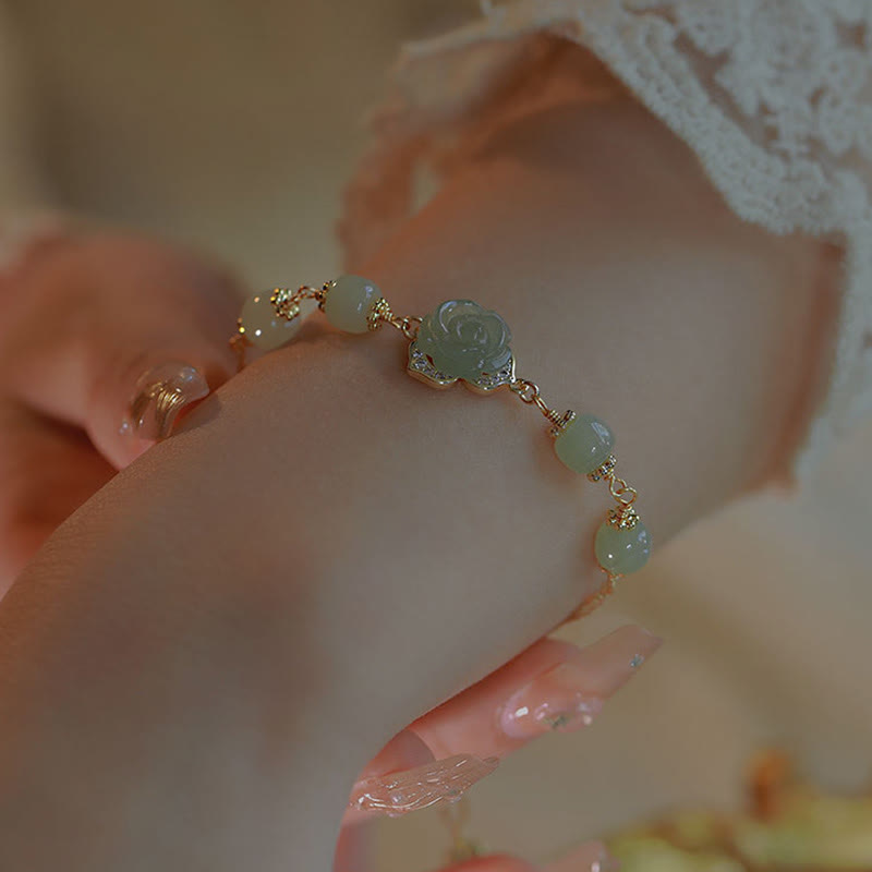 Bracelet porte-bonheur en jade Hetian plaqué or 14 carats avec fleur de rose