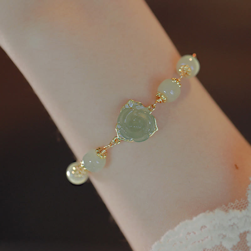 Bracelet porte-bonheur en jade Hetian plaqué or 14 carats avec fleur de rose