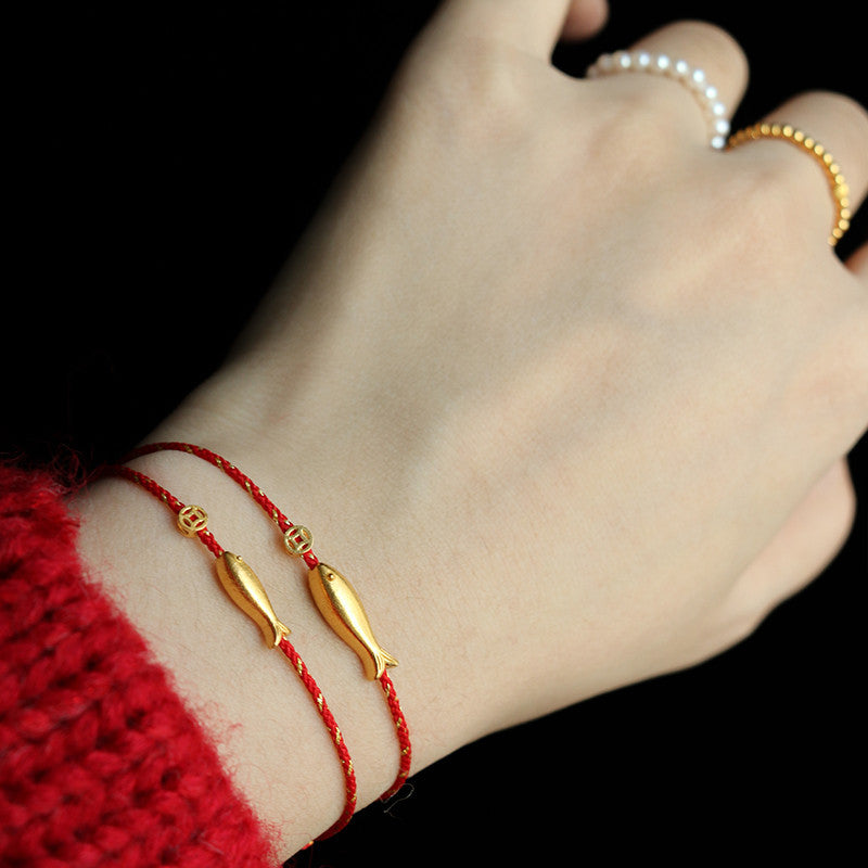 Bracelet tressé plaqué or 14 carats avec poisson koï et porte-bonheur