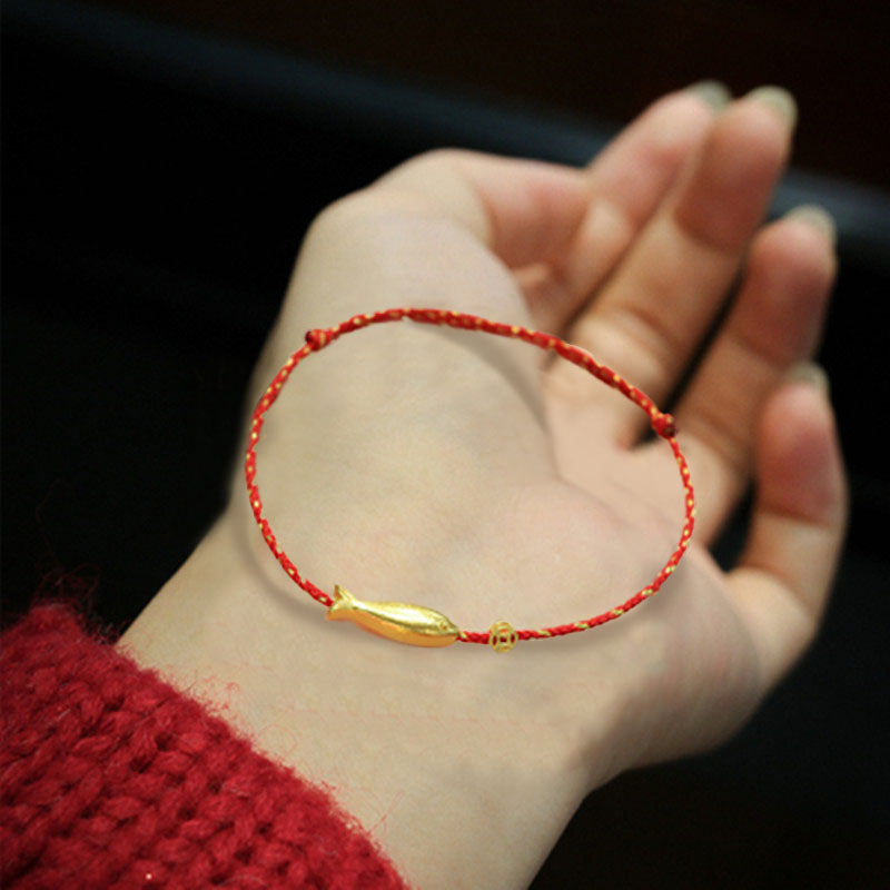 Bracelet tressé plaqué or 14 carats avec poisson koï et porte-bonheur