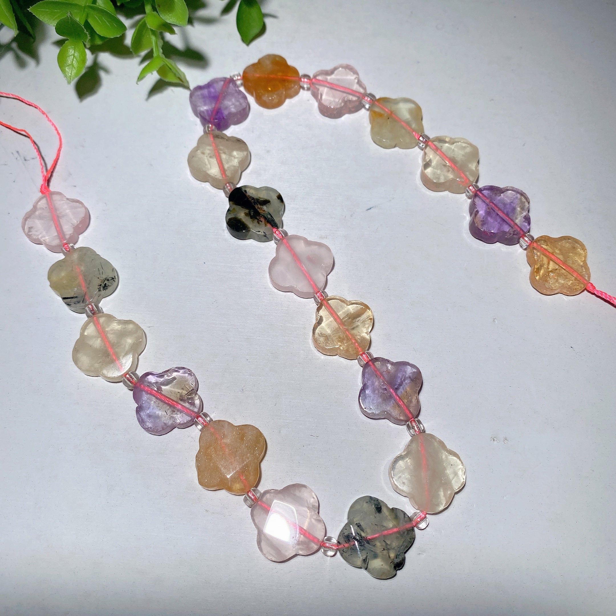 Fil de cristal mixte en forme de trèfle à quatre feuilles de 15 pouces