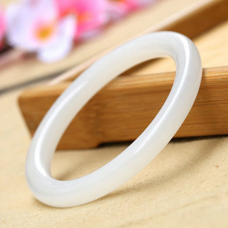 Bracelet jonc en jade vert blanc naturel pour la prospérité 56 mm