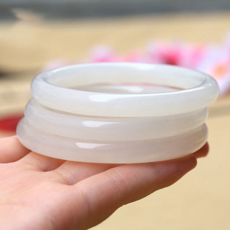 Bracelet jonc en jade vert blanc naturel pour la prospérité 56 mm