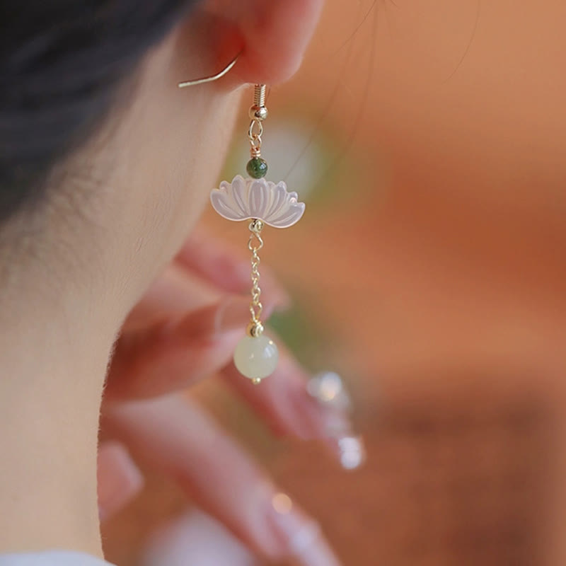 Boucles d'oreilles lotus en jade Hetian de 8 mm