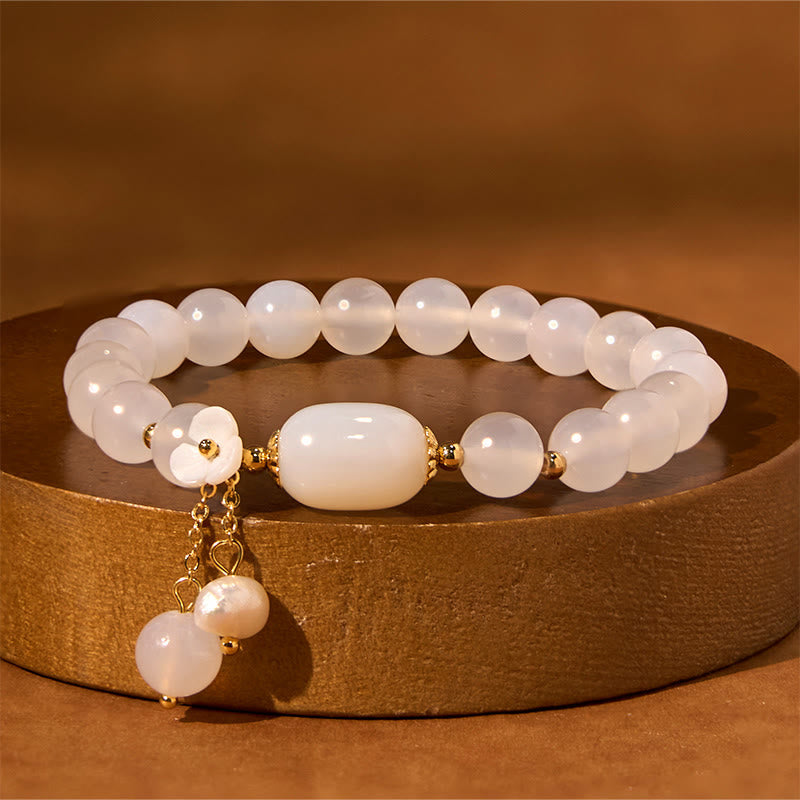 Bracelet porte-bonheur et positivité en agate blanche de 8 mm avec breloque perle