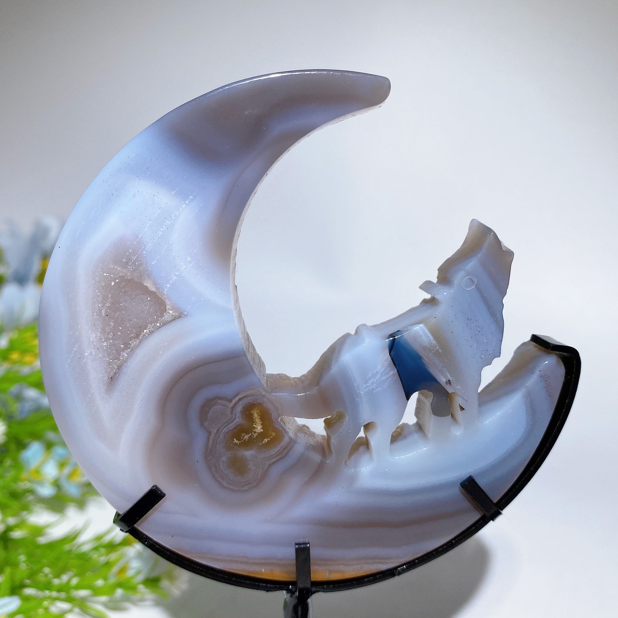 18cm Druzy Agate Wolf & Moon Crystal Figurine Sculpture