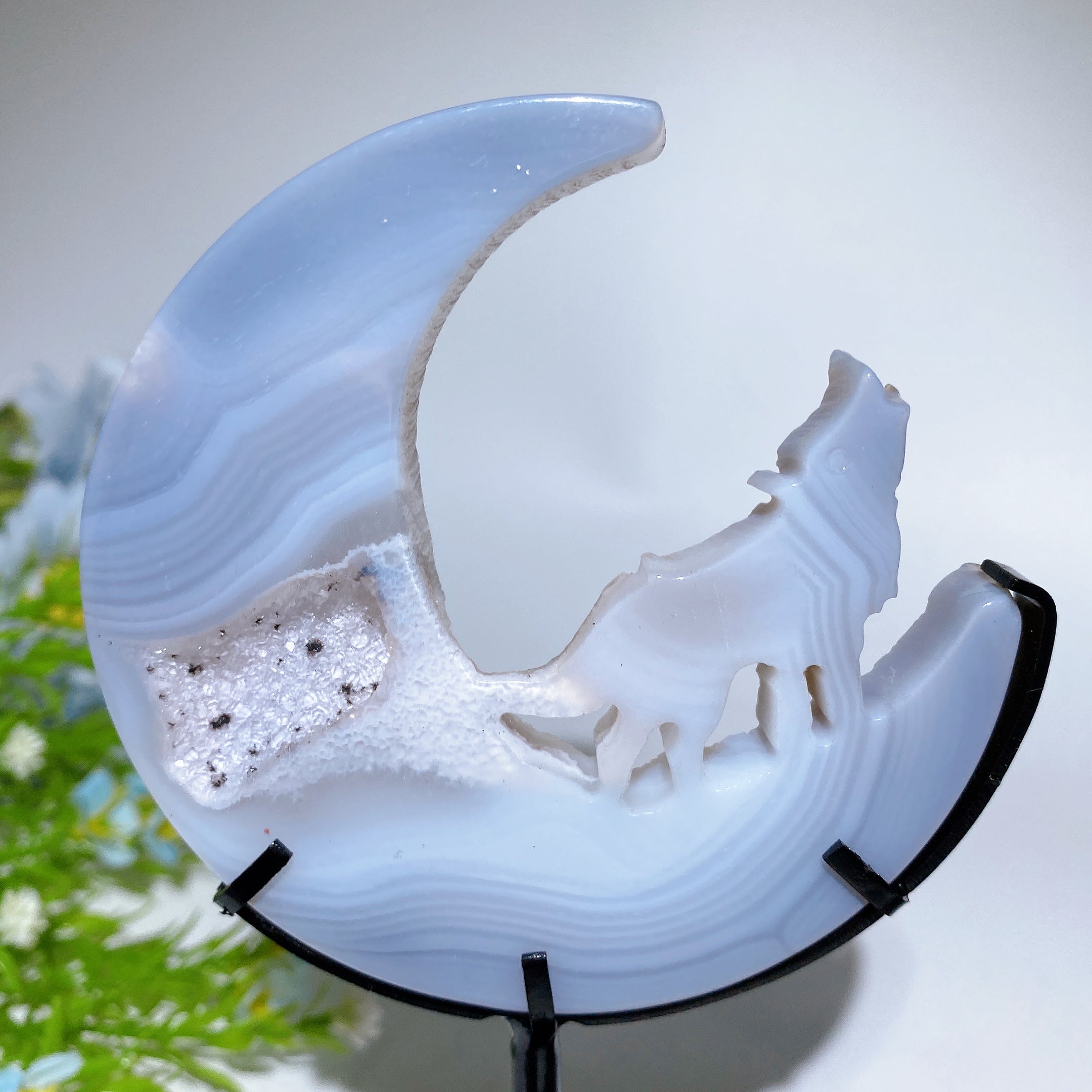 18cm Druzy Agate Wolf & Moon Crystal Figurine Sculpture