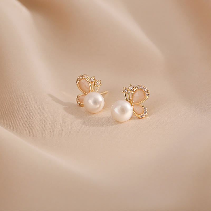 Boucles d'oreilles à tige papillon en or 18 carats avec perles et amour et liberté