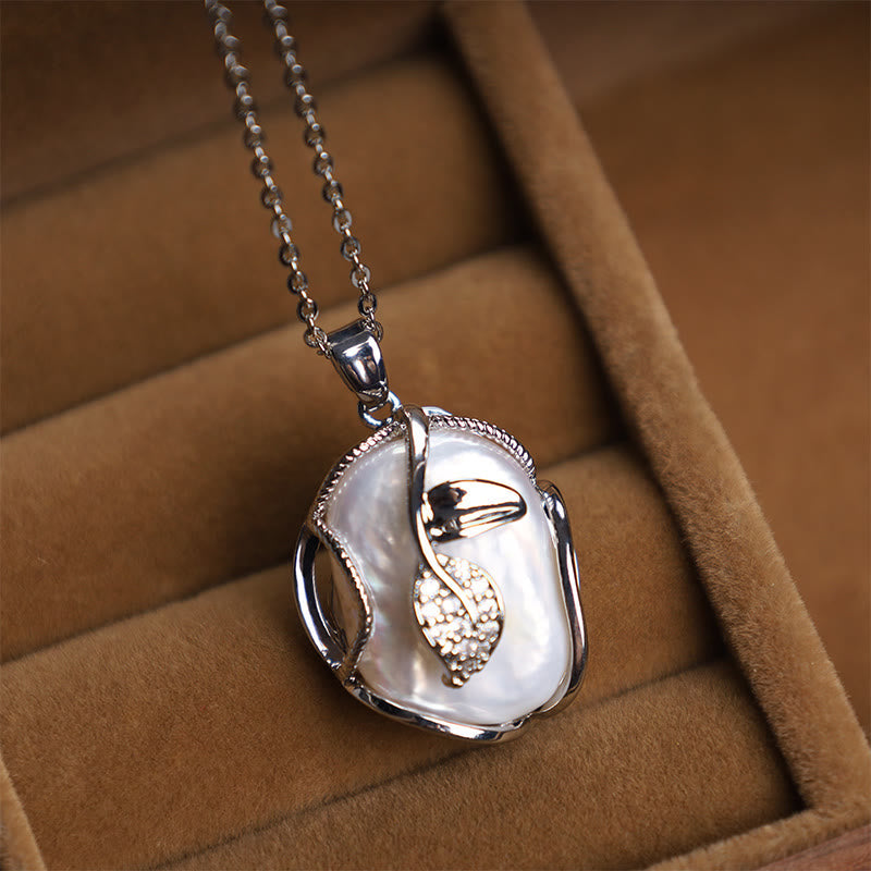 Collier de perles baroques en cuivre plaqué or 18 carats avec pendentif fleur pour la sincérité