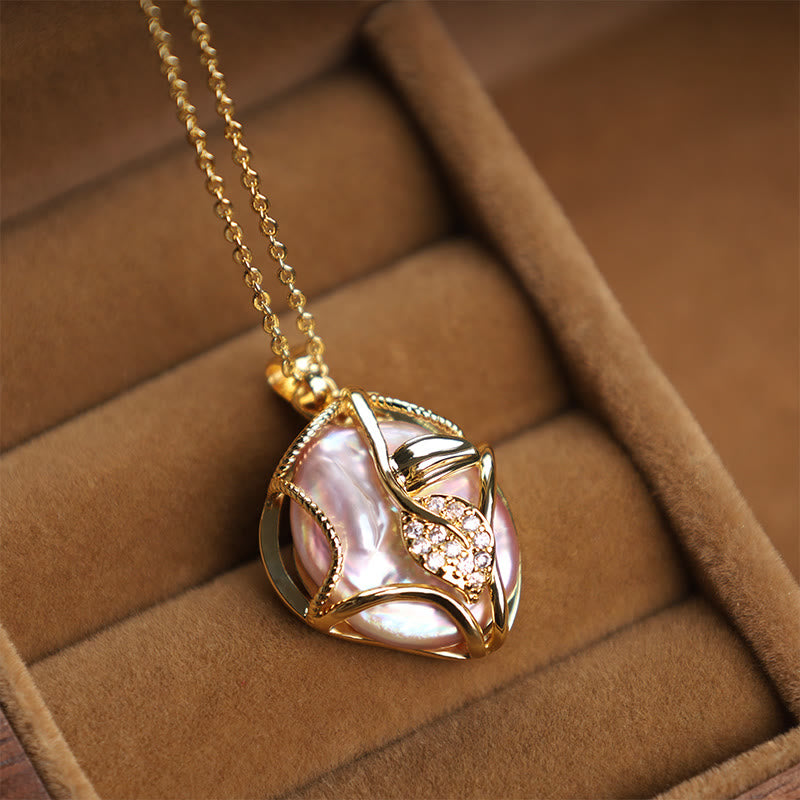 Collier de perles baroques en cuivre plaqué or 18 carats avec pendentif fleur pour la sincérité