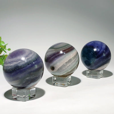 Sphère de cristal de fluorite de 2 à 3 pouces pour la guérison et l'équilibre