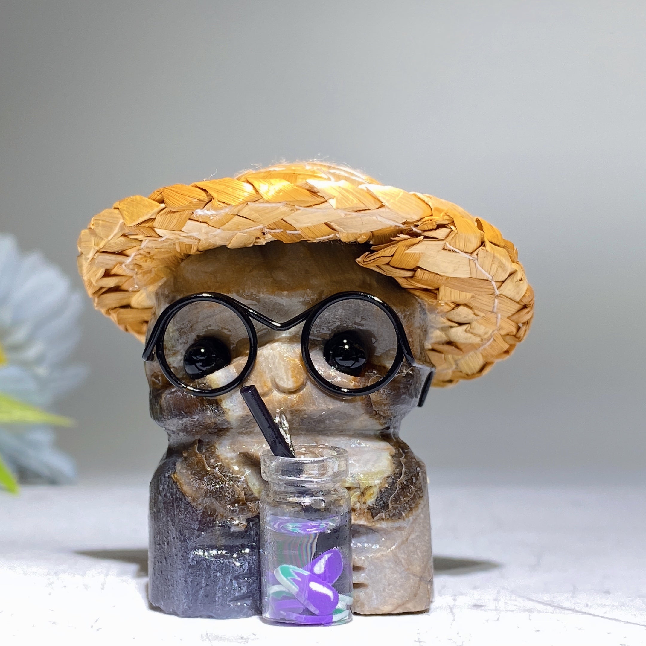 2.1-2.7 in Crystal Child Carving with Straw Hat Healing Figurine