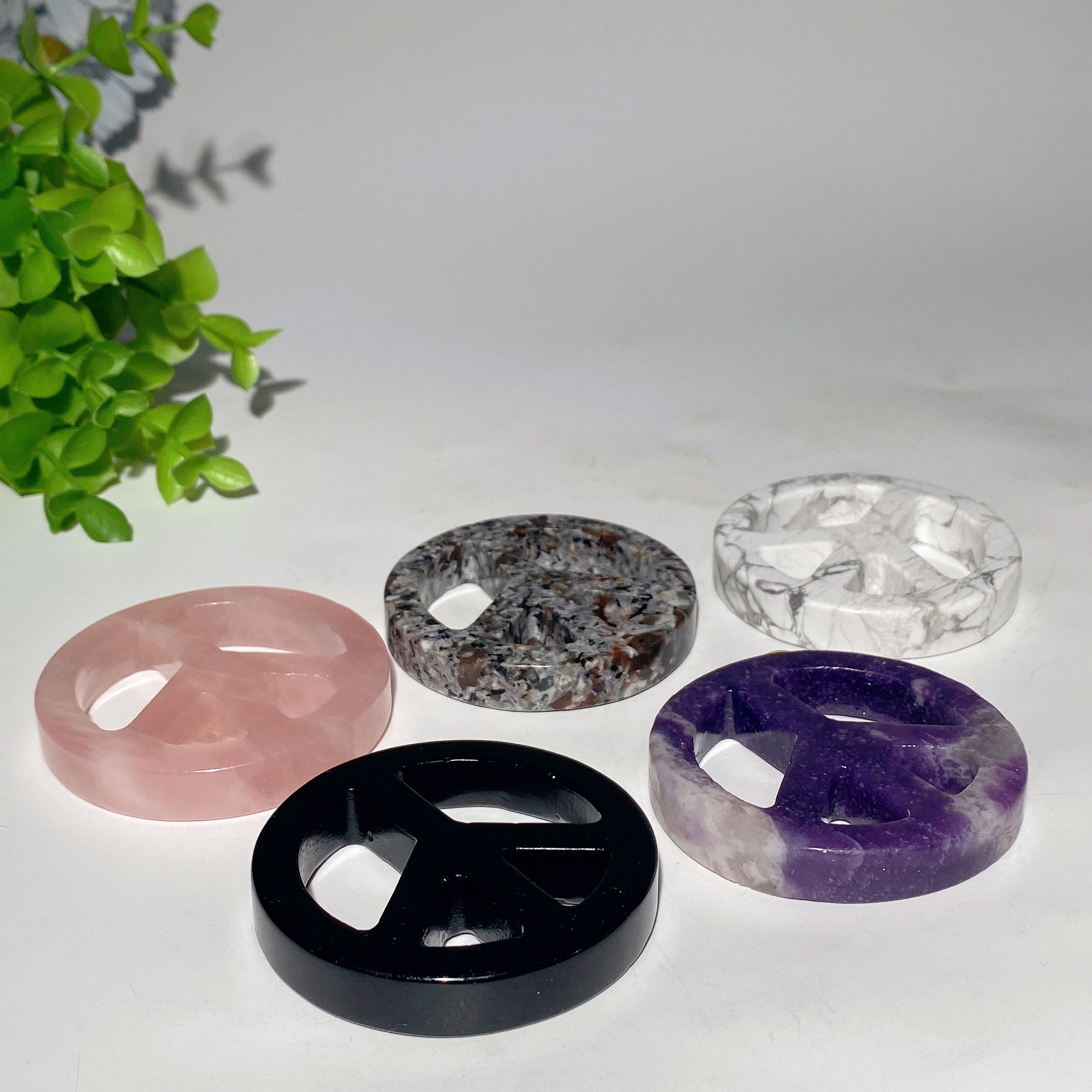 Figurine de signe de paix en cristal de 2,3 pouces pour la guérison et la décoration