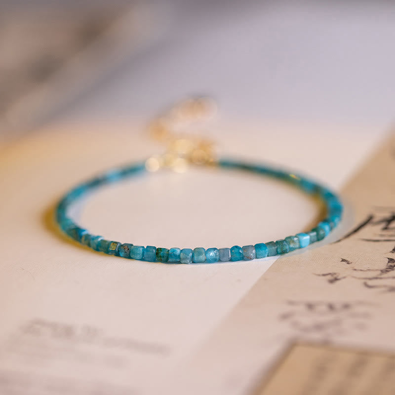 Bracelet de motivation en forme de cœur en cuivre plaqué or 14 carats avec perles ultra-fines en apatite de 2,5 mm