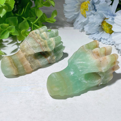 Tête de dragon sculptée en cristal de calcite des Caraïbes de 7,1 cm