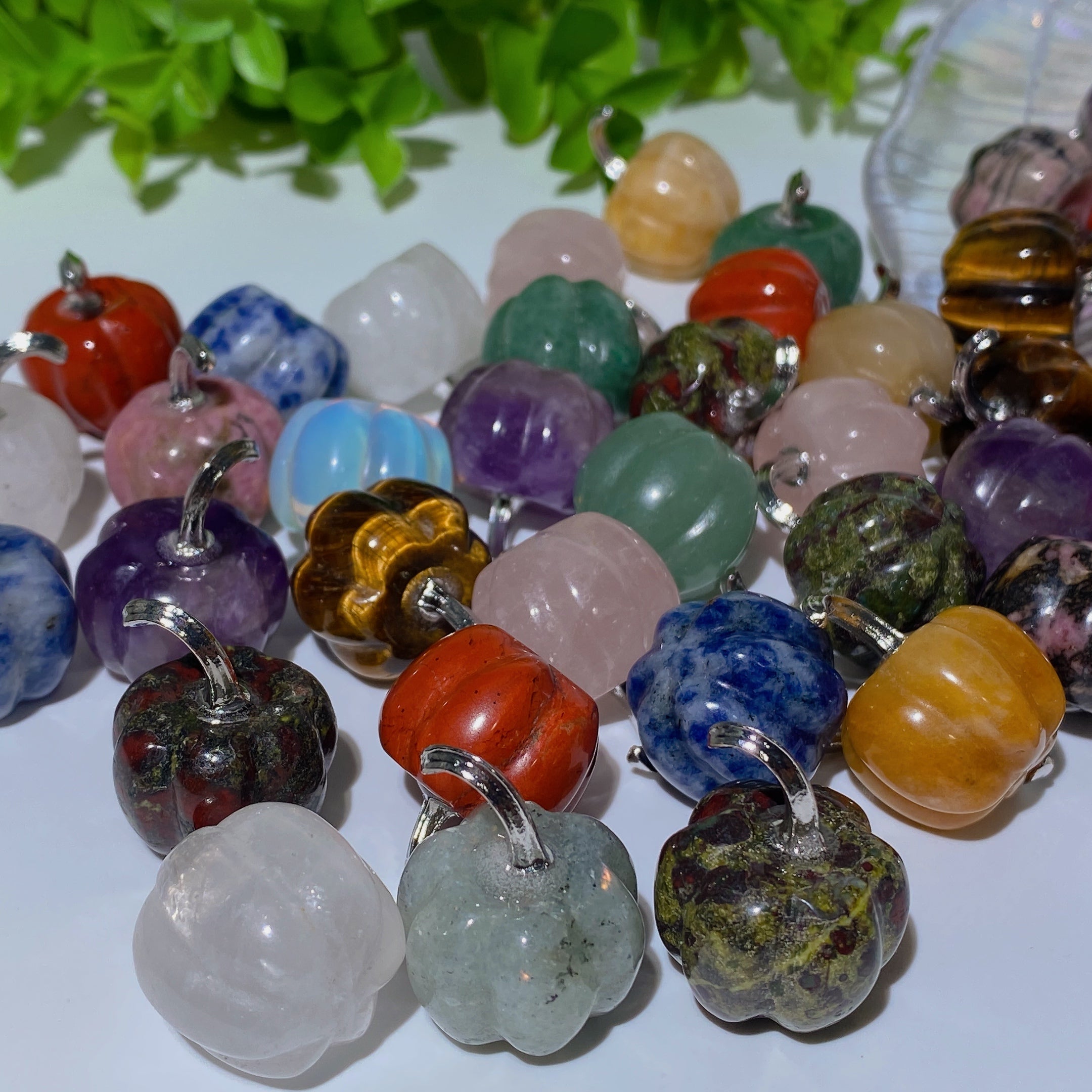 20mm Mixed Crystal Figurines Pumpkins for Healing and Decor