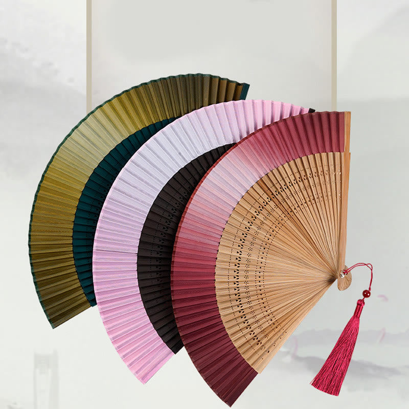 Éventail pliable en bambou de 21,5 cm avec motif gravé creux dégradé