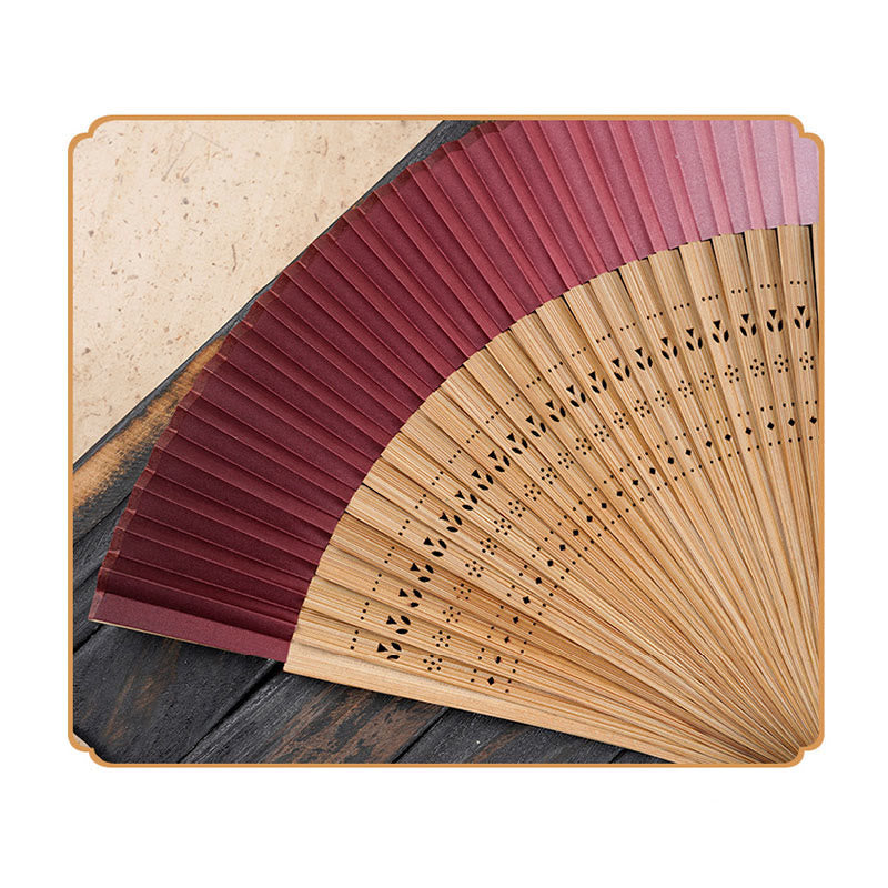 Éventail pliable en bambou de 21,5 cm avec motif gravé creux dégradé